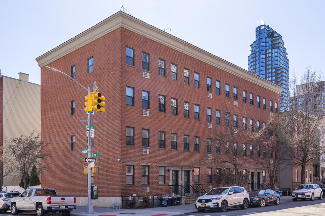 82-88 Green St in Brooklyn, NY - Building Photo