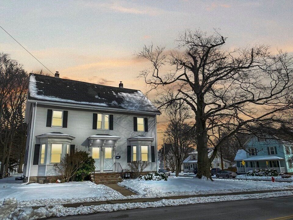 47 Elm St, Unit #1 in Woburn, MA - Building Photo