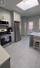 971.5 Main St E in Hamilton, ON - Building Photo - Building Photo