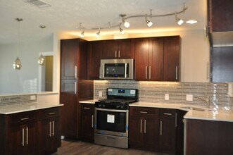 1243 Centerville Rd in Dallas, TX - Building Photo - Building Photo