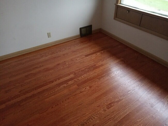 12210 W North Ave, Unit 2 in Wauwatosa, WI - Building Photo - Building Photo