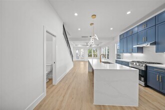 4323 Rogers St in Houston, TX - Building Photo - Building Photo