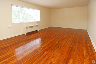 Bedford and Victoria Station Apartments in Hyattsville, MD - Building Photo - Building Photo