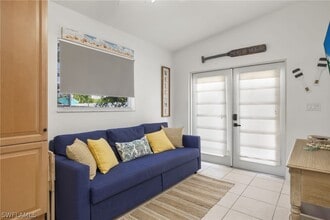 742 111th Ave N in Naples, FL - Building Photo - Building Photo