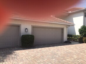 8371 Grand Palm Dr, Unit 3 in Estero, FL - Foto de edificio - Building Photo
