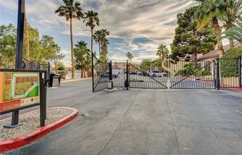 3135 S Mojave Rd in Las Vegas, NV - Building Photo - Building Photo