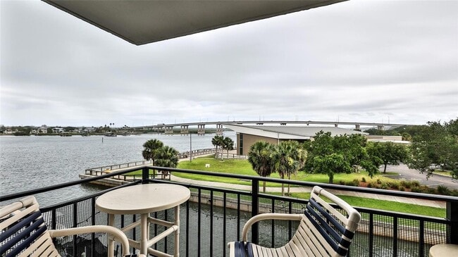 property at 101 N Riverside Dr