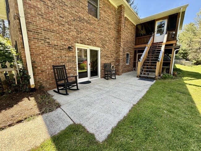 5 Shadow Valley Dr in Hendersonville, NC - Building Photo - Building Photo