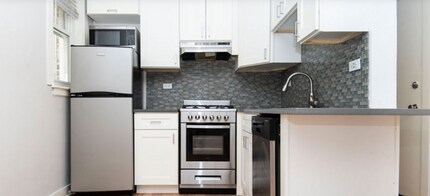 537 W Belmont Ave, Unit 511-23 in Chicago, IL - Building Photo - Building Photo