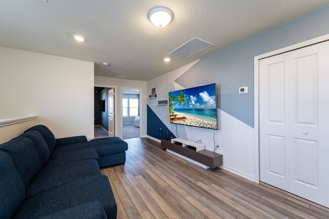 3769 Pacific Ln