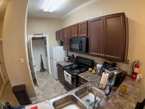 2802 Nueces St, Unit 112 in Austin, TX - Building Photo - Building Photo