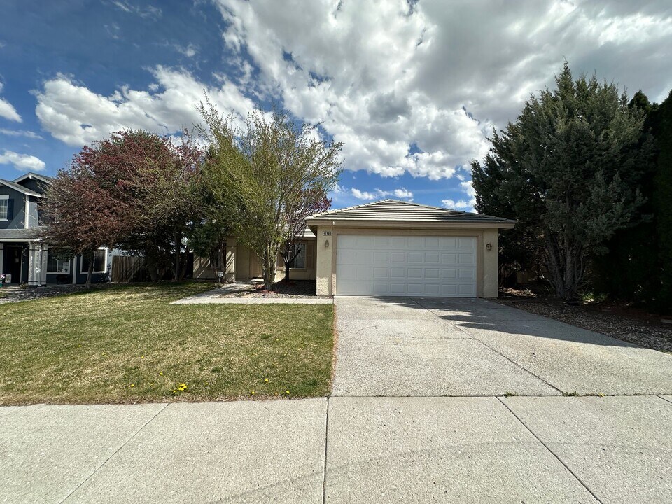 11580 Camel Rock Dr in Reno, NV - Building Photo