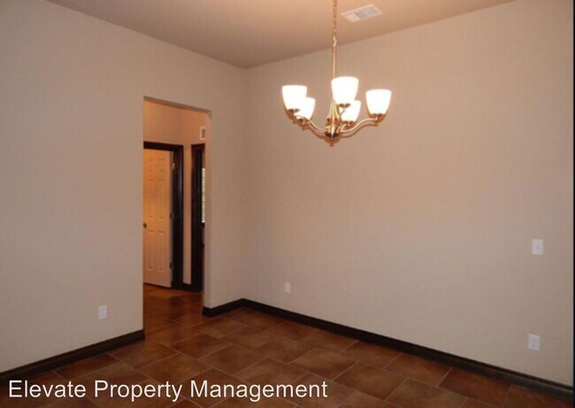 2300 Kintyre Rd in Yukon, OK - Foto de edificio - Building Photo