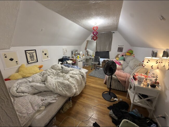 26 Greylock Rd, Unit 3 in Boston, MA - Building Photo - Building Photo