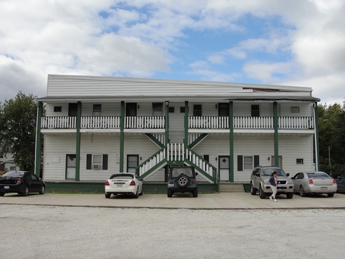 740 E Douglas Ave in Jacksonville, IL - Building Photo