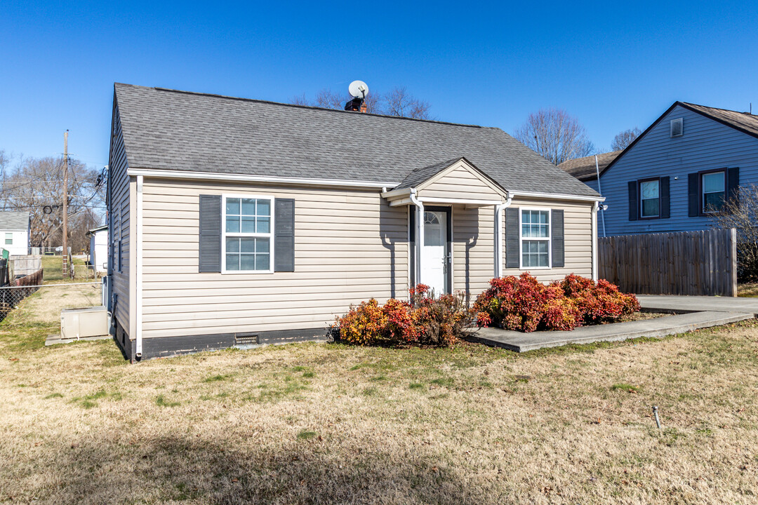 1911 Trotter Ave in Knoxville, TN - Building Photo