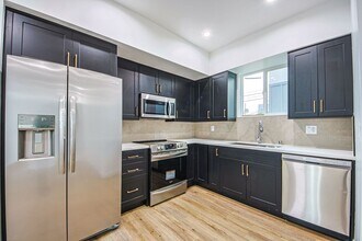 4807 St Charles Pl in Los Angeles, CA - Building Photo - Building Photo