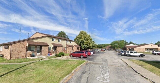 655 S Poe Rd in North Baltimore, OH - Building Photo - Building Photo