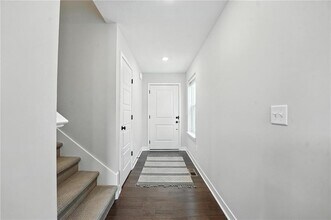 8708 SW Brickell Dr in Blue Springs, MO - Building Photo - Building Photo