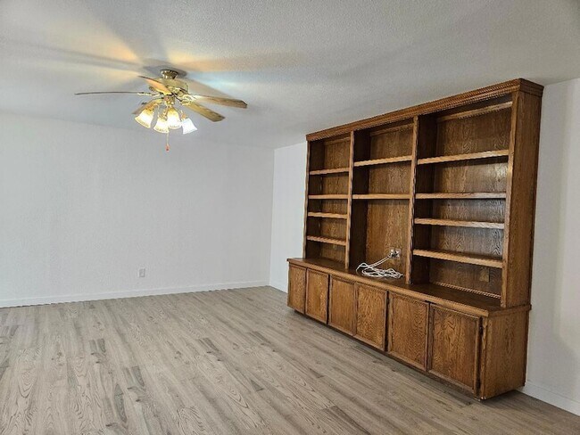 1511 W Mesa Park Dr in Round Rock, TX - Building Photo - Building Photo