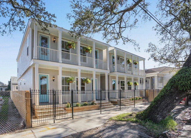 2213 Louisiana Ave in New Orleans, LA - Building Photo - Building Photo