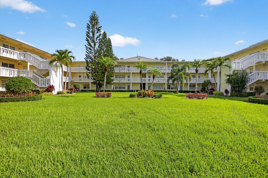 91 Dorset C in Boca Raton, FL - Building Photo