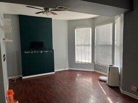 2115 S Central Park Ave, Unit Unit 2 in Chicago, IL - Building Photo