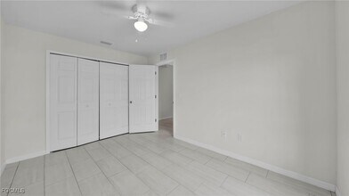 324-326 SE 16th Pl in Cape Coral, FL - Foto de edificio - Building Photo