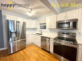 415 Parkdale Dr in Charleston, SC - Building Photo