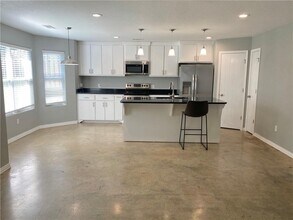 133 S Pinyon Point in Fayetteville, AR - Building Photo - Building Photo