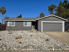 2213 N Cirby Way in Roseville, CA - Building Photo