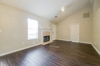 1214 Foxwood Dr in Douglasville, GA - Building Photo - Building Photo
