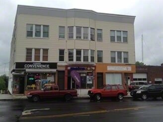 160-164 W Main St in Meriden, CT - Building Photo