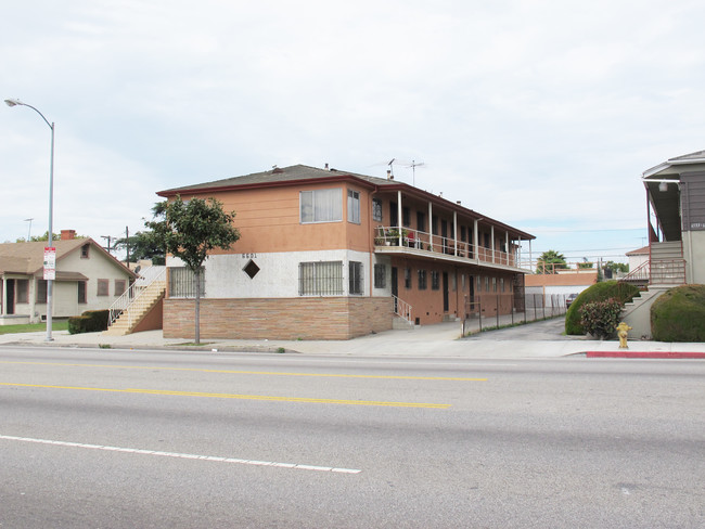 6601-6611 S Crenshaw Blvd in Los Angeles, CA - Building Photo - Building Photo