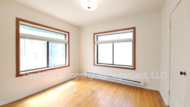 1258 10th St N in Fargo, ND - Foto de edificio - Building Photo