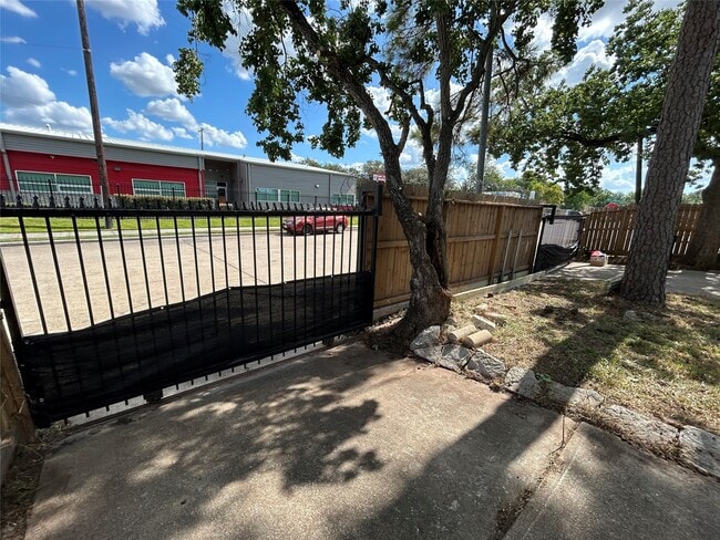 property at 5305 Southlea St