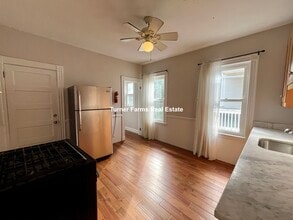 26 Taft St, Unit 2 in Boston, MA - Building Photo - Building Photo