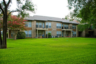 BENT TREE FOUNTAINS in Addison, TX - Building Photo - Building Photo