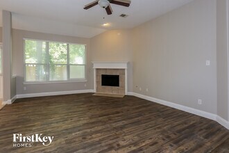 18414 Bluff View Dr in Crosby, TX - Building Photo - Building Photo