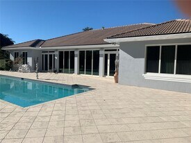 7625 SW 75th Ave in Miami, FL - Building Photo