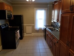301 S West End Ave, Unit Apt 2 in Lancaster, PA - Building Photo - Building Photo