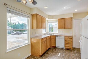 9277 SE Morrison St in Portland, OR - Building Photo