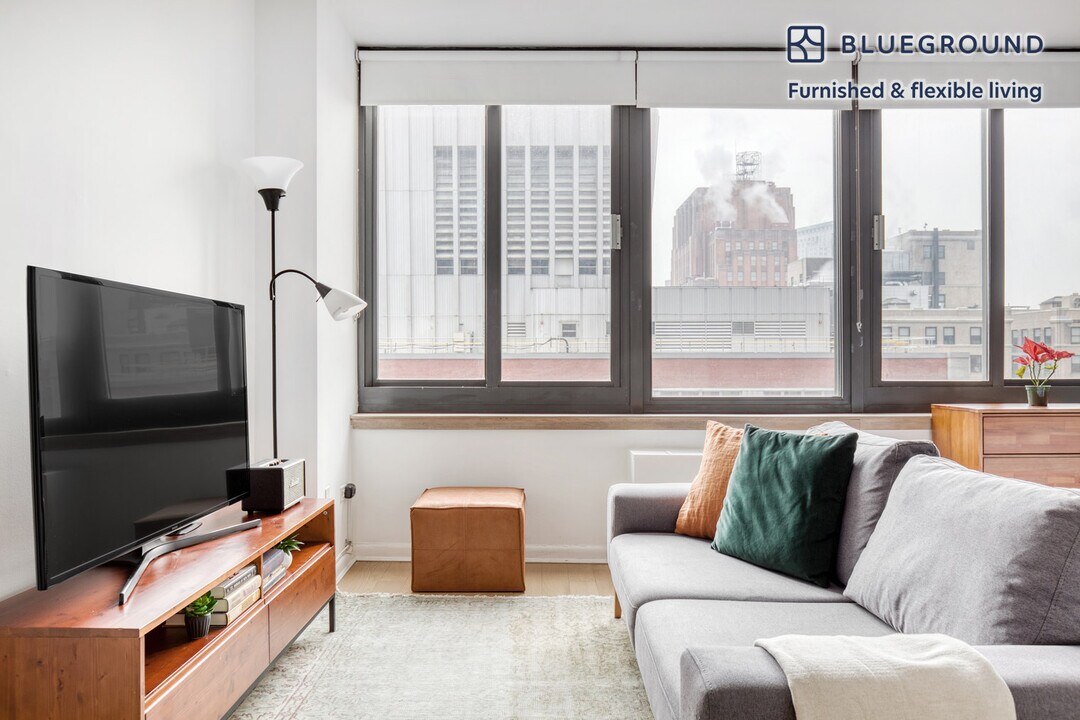 105 Duane St in New York, NY - Building Photo