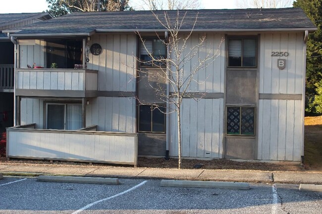 2250 Sunderland Rd