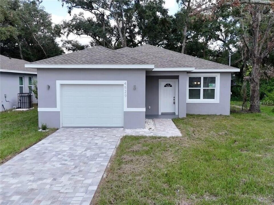 4529 W Gore St in Orlando, FL - Building Photo