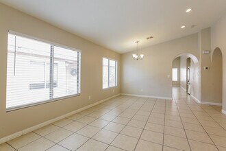 6568 Duck Hill Springs Dr in Las Vegas, NV - Building Photo - Building Photo