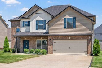 1405 Kingbird Dr in Clarksville, TN - Building Photo - Building Photo