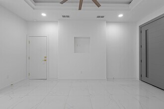 3911 Yoyis St in Laredo, TX - Building Photo - Building Photo