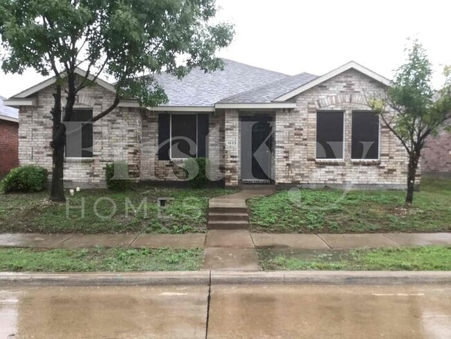 property at 1933 Rosa Parks Blvd
