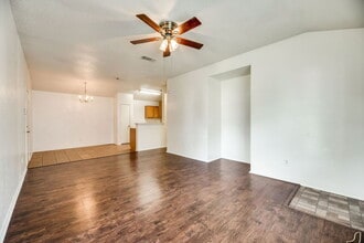 10340 Blackjack Oaks Dr in Dallas, TX - Building Photo - Building Photo